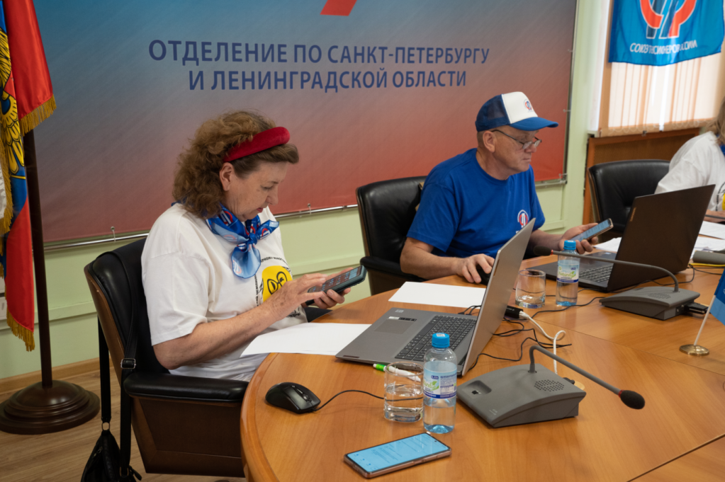 Команда активистов из Санкт-Петербурга приняла участие в XIII Всероссийском чемпионате по компьютерному многоборью